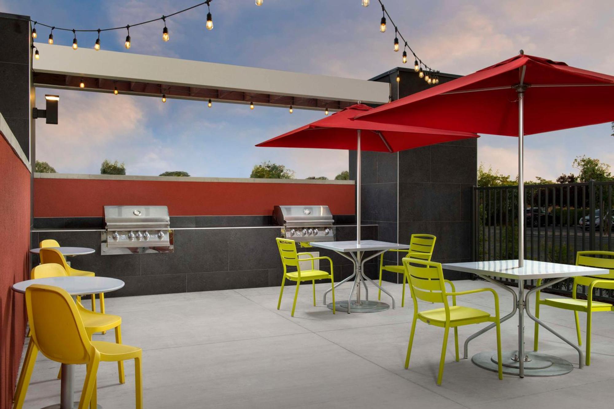 Home2 Suites By Hilton Clovis Fresno Airport Exteriér fotografie